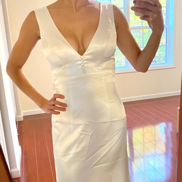 New Sheath/Column Satin Sleeveless V-neck Ivory Dress, Wedding or Engagement - Picture 3 of 5